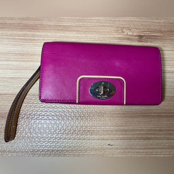 KATE SPADE NEW YORK Hampton Road Turnlock Mara Wallet Wristlet - Picture 2 of 7